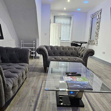 Luxury Four Bedroom House Bradford  Exterior photo