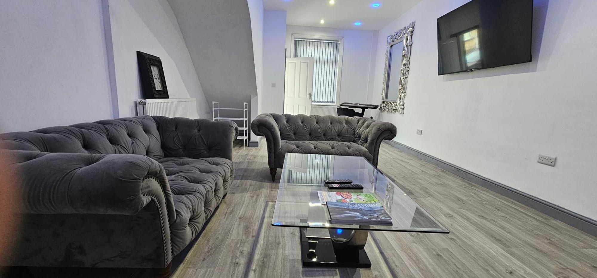 Luxury Four Bedroom House Bradford  Exterior photo